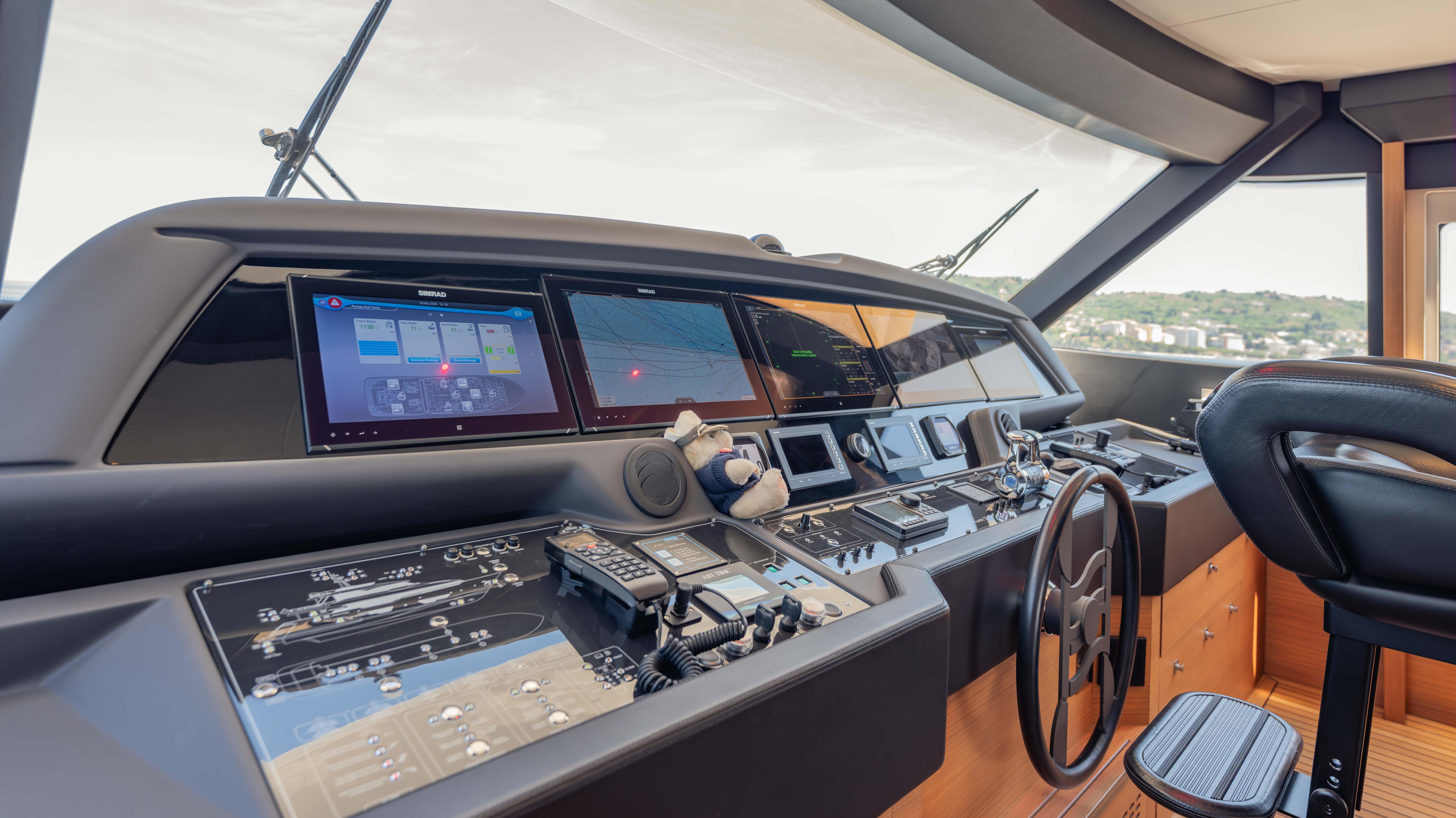 2017 CUSTOM LINE NAVETTA 28 